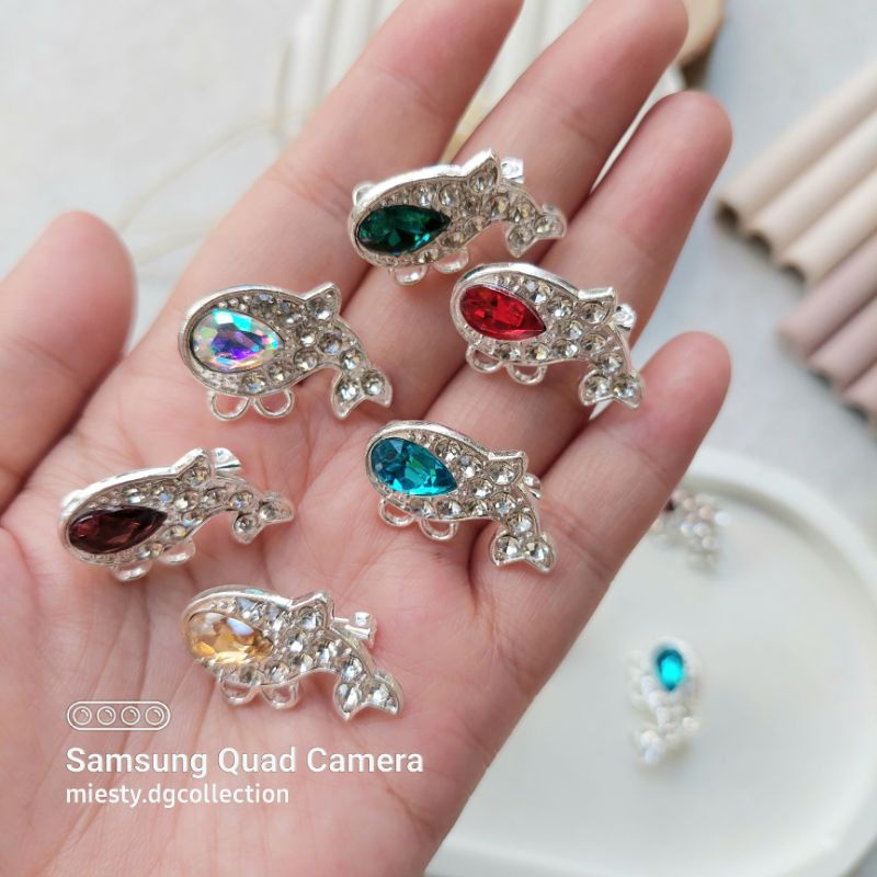Bros Dagu Mini/ Peniti hijab/Bros dagu mutiara-Bros ikan