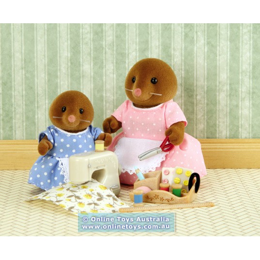 SYLVANIAN FAMILIES ORIGINAL FLAIR - SEWING WITH MOTHER (RARE)