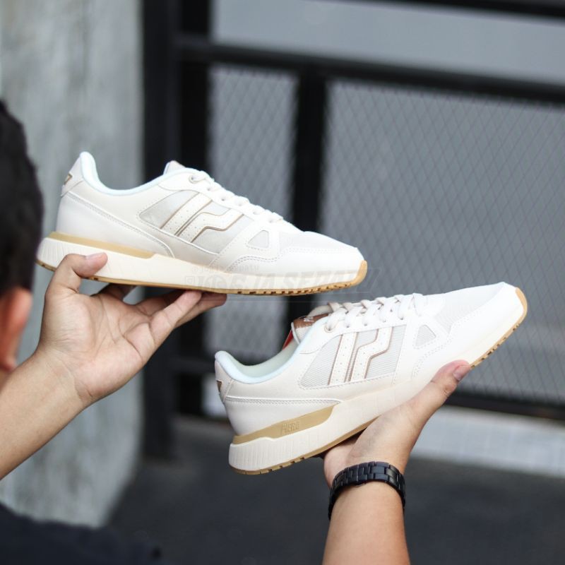 Piero Sepatu Sneakers Rusher - Cream/Brown