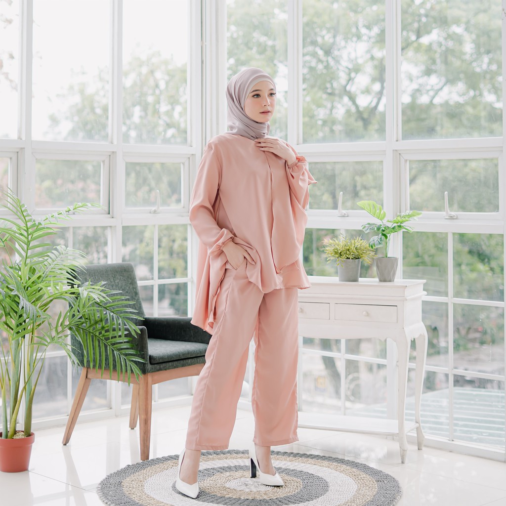 Koyu Hijab Baju Wallpeach Alda One Set