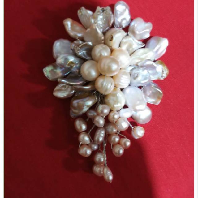 Bros mutiara Barok