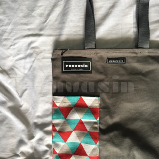 Tote bag grey &amp; triangle