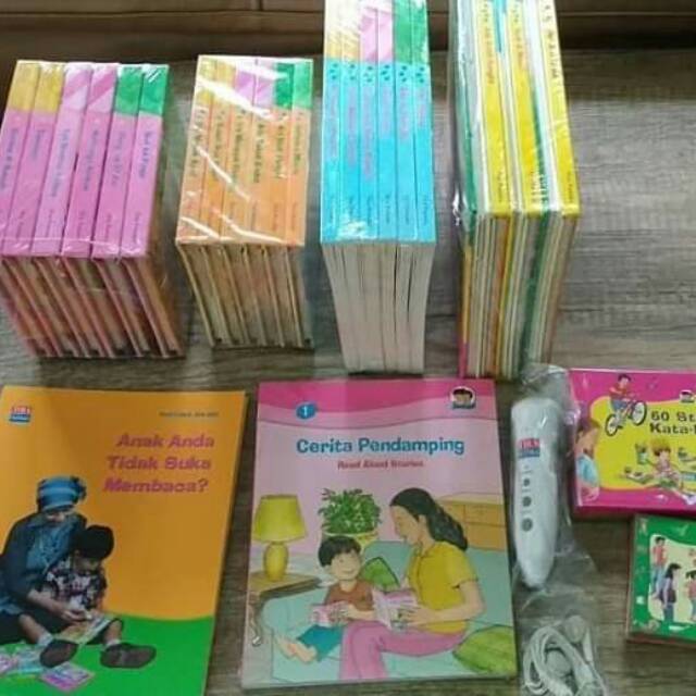 Pustaka Ira Ari dengan pen