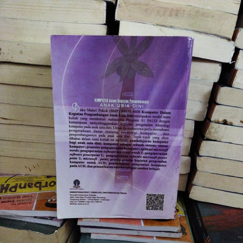 Buku materi pokok komputer dalam kegiatan pengembangan anak usia dini UT. Buku universitas terbuka.  mp3