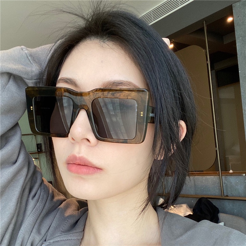 (YUZHU) COD INS Fashion Retro Kebesaran Bingkai Persegi Leopard Print Sunglasses Musim Panas Tabir Surya Kacamata Wanita