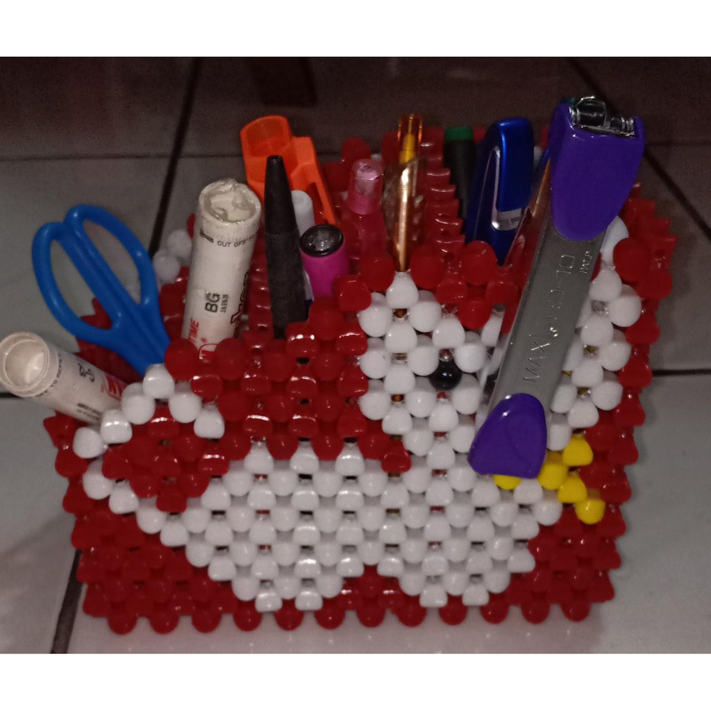 

KOTAK PENSIL AKRILIK BENTUK KOTAK DENGAN 3 SPACE BELIMBING SUSU