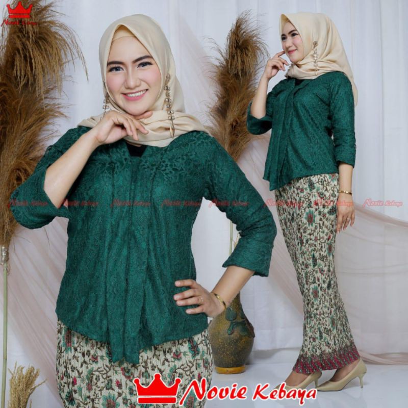 kebaya brukat wisuda/kartini