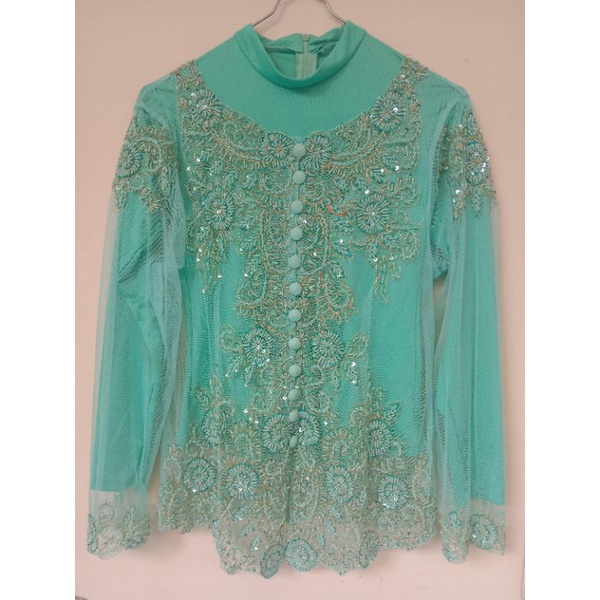 Preloved Kebaya Payet dengan Kamisol / preloved kebaya wisuda kebaya Tosca preloved akita id abinaya