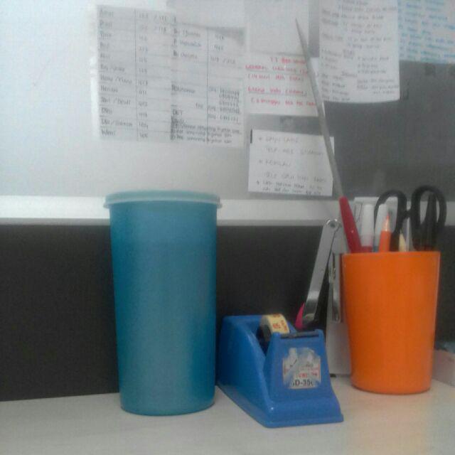 Tempat Payung Rotan Sintetis