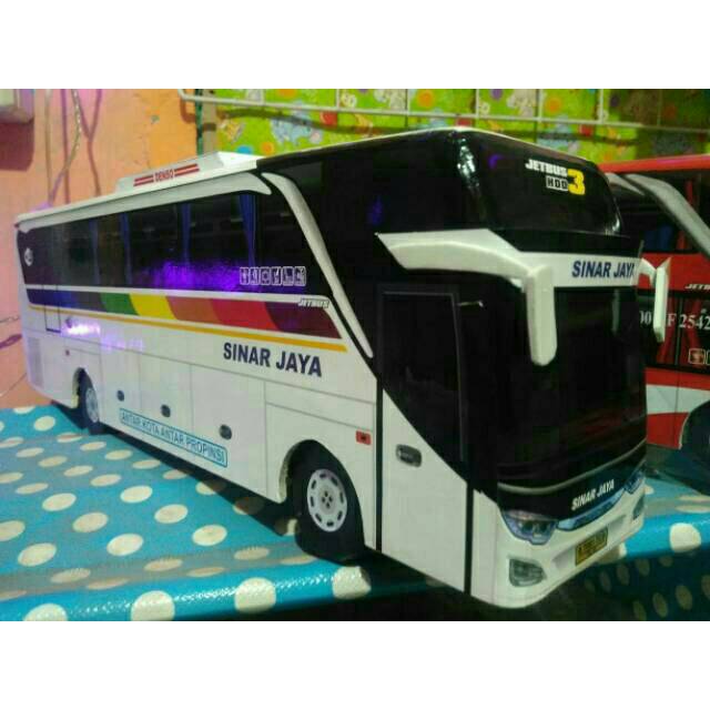 Miniatur bus bis Sinar jaya