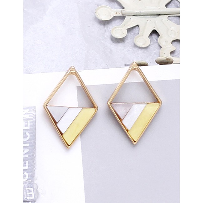 LRC Anting Tusuk Fashion Gold Geometric Inlaid Pine Stud Earrings F61372