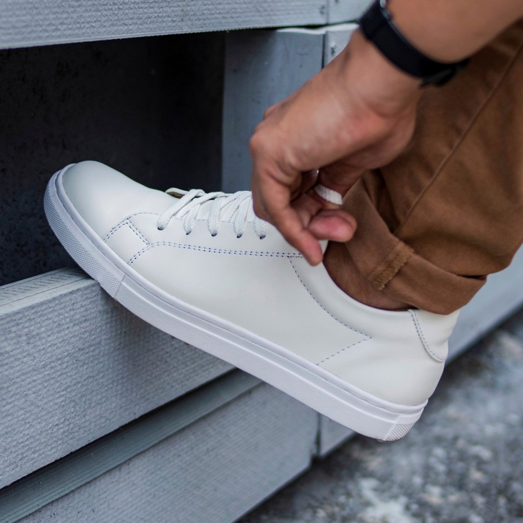 MEDIANT WHITE |ManNeedMe x Reyl| Sepatu Sneakers Pria Casual Shoes ORIGINAL