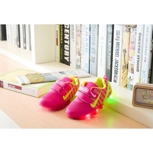 Sepatu Sports  Lampu LED Anak-anak 1 Tahun