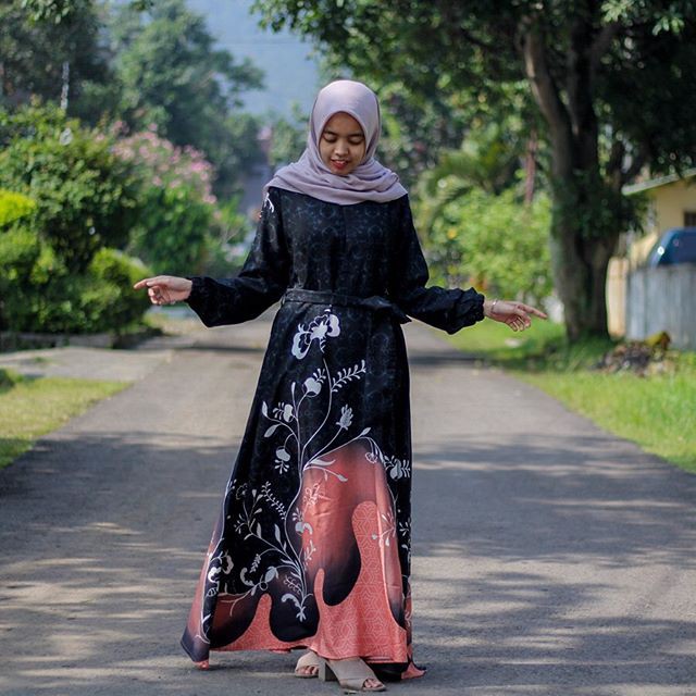 Amira Dress