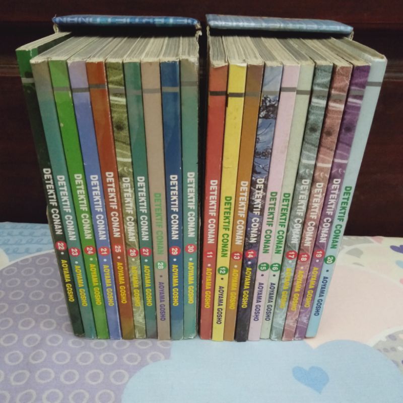 Komik Detective Conan Box Set 11 - 20 & 21 - 30