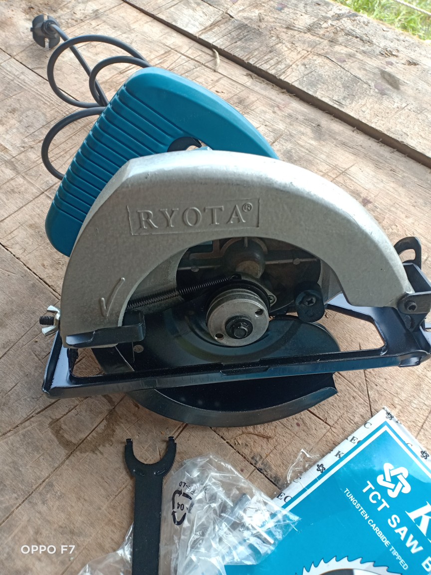 Ryota Mesin Circular Saw Gergaji Potong Kayu Listrik 7 M5800 Free Mata Kec 180mm X 24t Japan