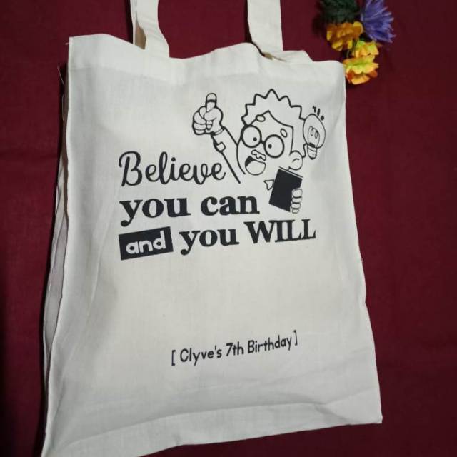 

Tas Souvenir / Totebag / Goodiebag 30x40 Custom Desain Sablon 1 Sisi 1 Warna Murah, Berkualitas