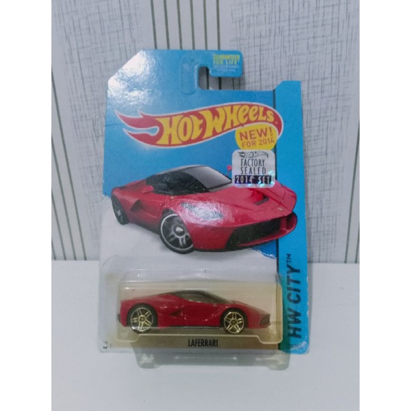 hot wheels LaFerrari merah Ferrari diecast miniatur