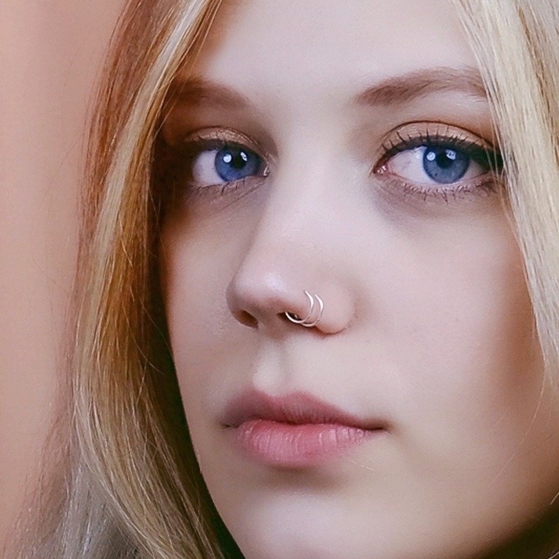 Cincin Tindik Telinga / Hidung Bentuk Spiral Bahan Stainless Steel 5 Warna Untuk Pria / Wanita