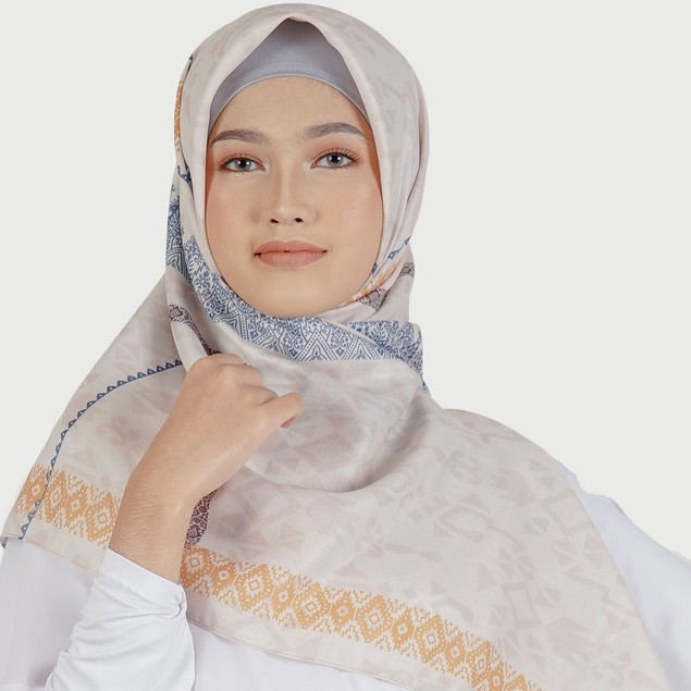 Jilbab Segiempat Elzatta Kaila Voal Premium Series-Aretha - Cream