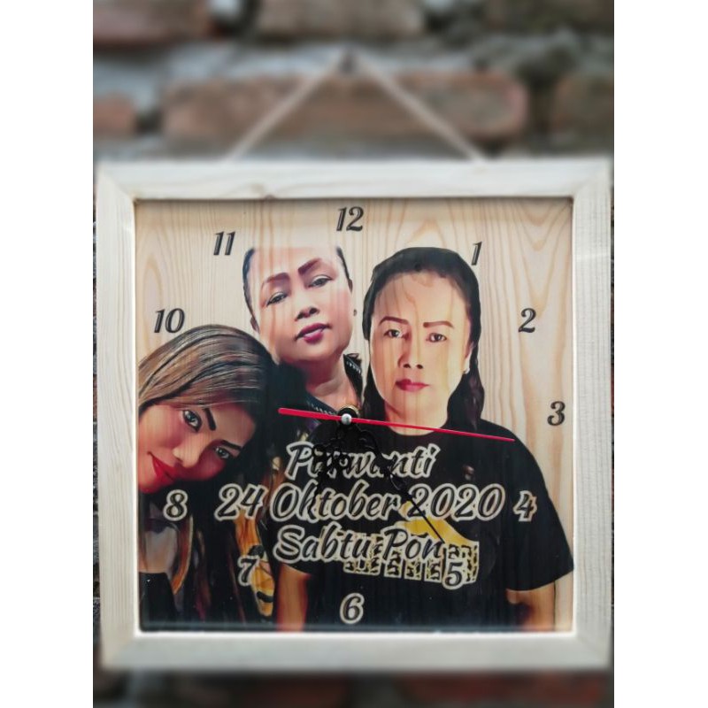 Foto Kayu | Jam Kayu | Jam Dinding Kayu | Jam Sketsa | |Jam Lukis Ukuran 30x30 CM