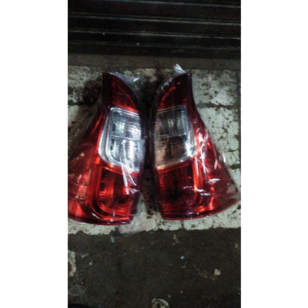 lampu belakang mobil toyota Avanza 2017/2019