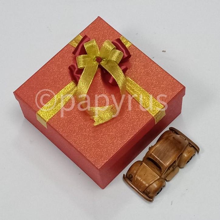 

Berkualitas PAPYRUS 20x20 Tinggi 5cm Kotak Kado Gift Box Hadiah KOTA KADO ✓