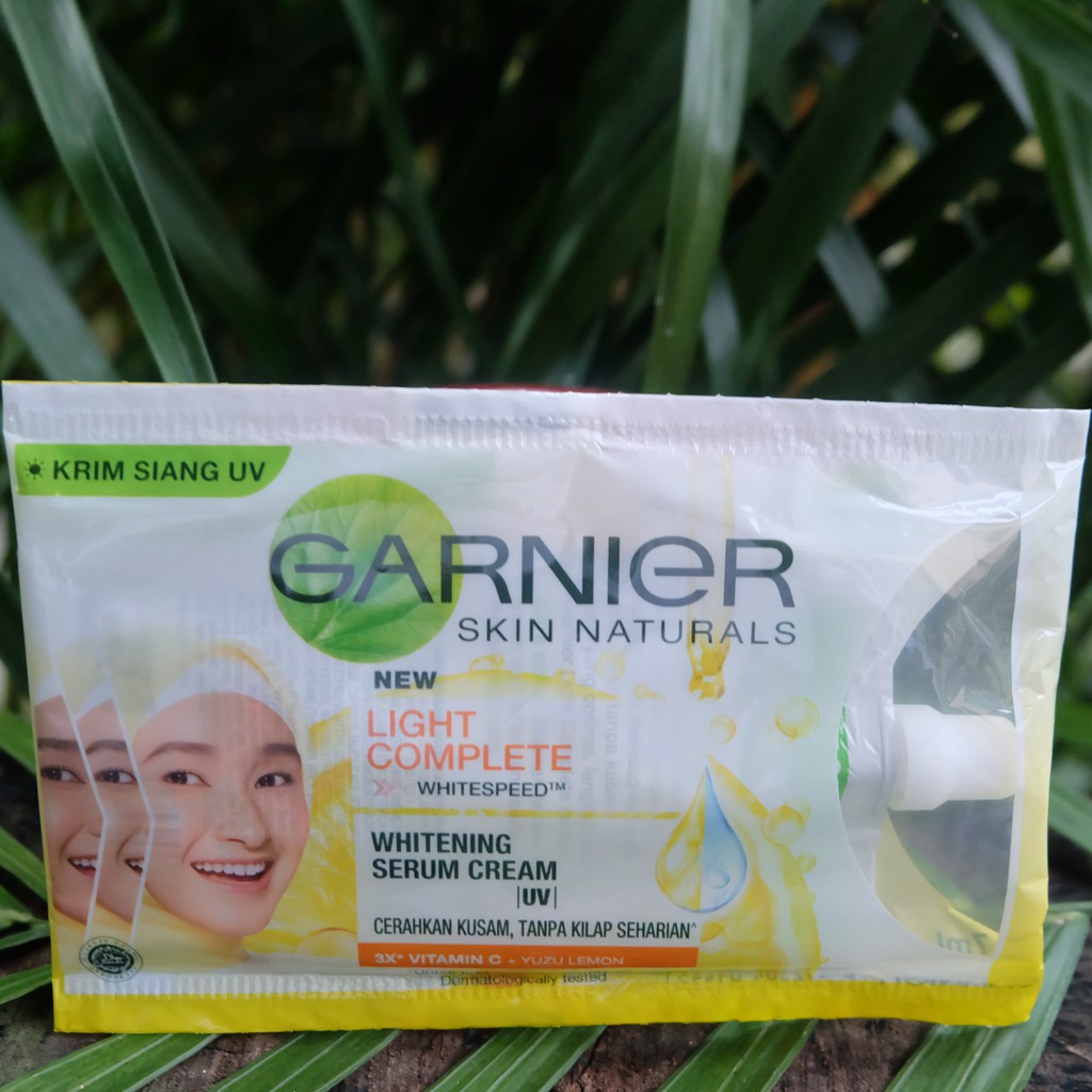 Jual Garnier Light Complete Whitening Serum Cream Uv Krim Siang 7ml Shopee Indonesia 8474