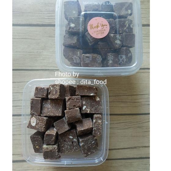 

TGMF Coklat CAMPURAN Silverqueen,Take it Delfi,coklat blok 250gram Diskon Awal Tahun
