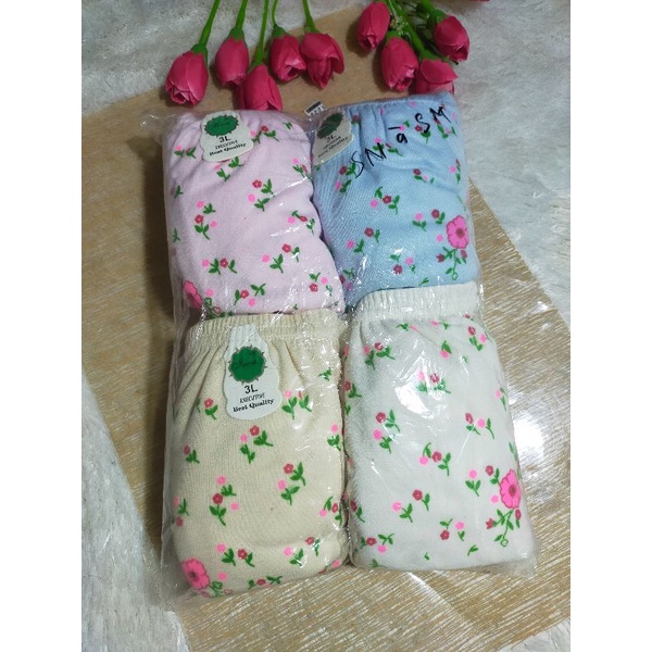 CD WANITA/CELANA HAID JUMBO/CD HEKIT IVORI