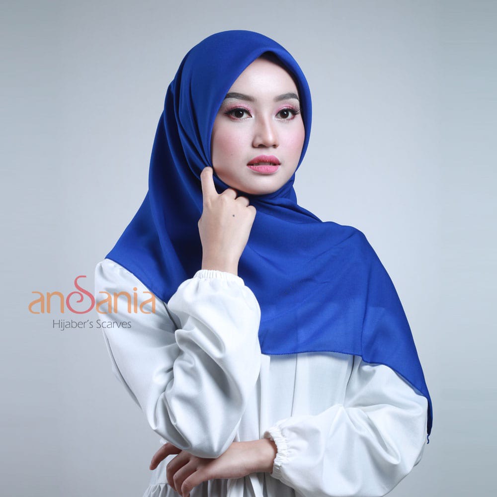 Jilbab Hijab Bella Square - Kerudung Polos Segi Empat Warna Biru Demokrat - Jilbab PollyCotton