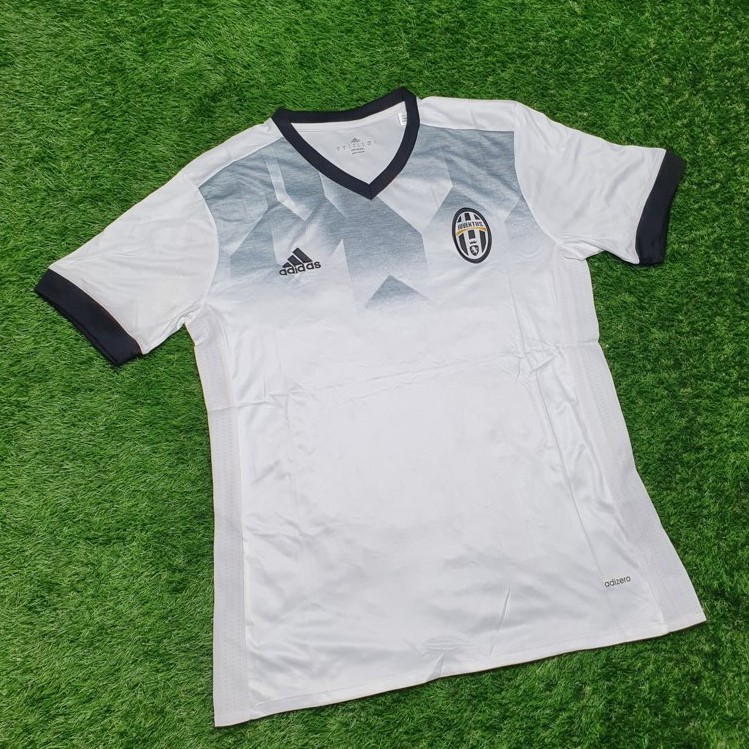 Jersey Bola JUVENTUS TRIANGLE TRAINING 2017/2018 Grade Ori