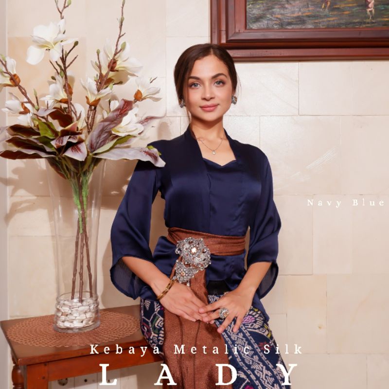 Atasan Kebaya Kutubaru Lengan Lonceng Metalik Silk Lady