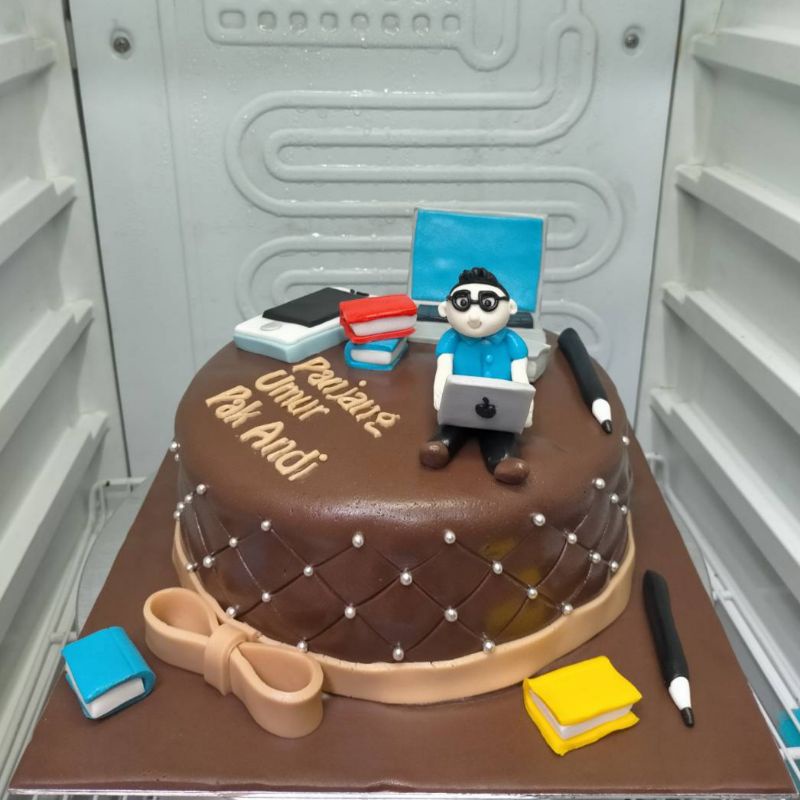 

kue ulang tahun office