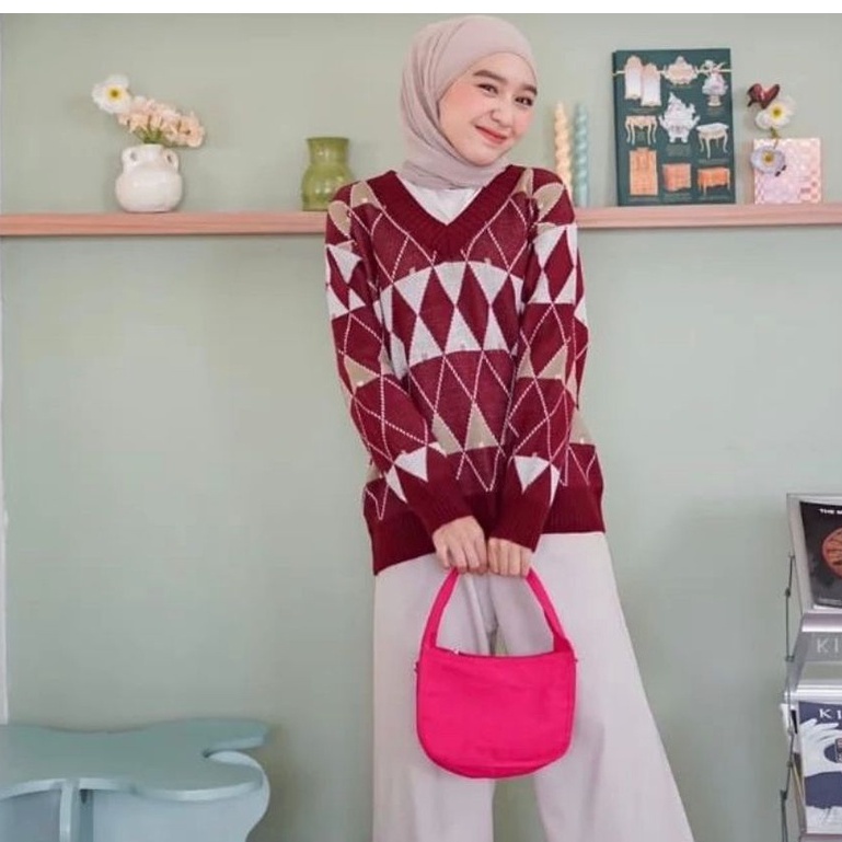 AMORA V-NECK/ SWEATER BLOUSE RAJUT PREMIUM/ MOTIF KETUPAT WAJIK