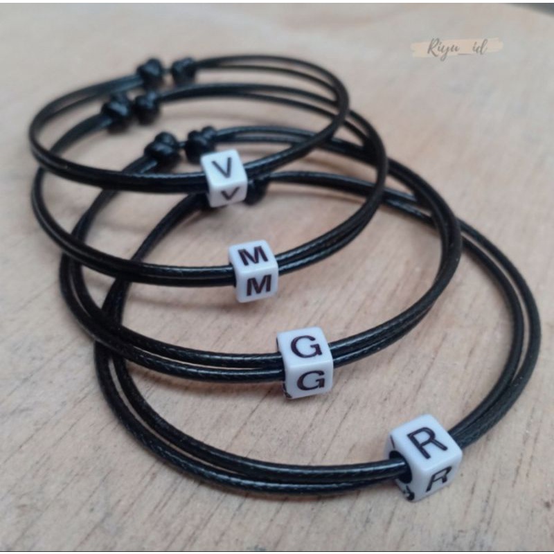 GELANG TALI CUSTOM INISIAL DADU PUTIH