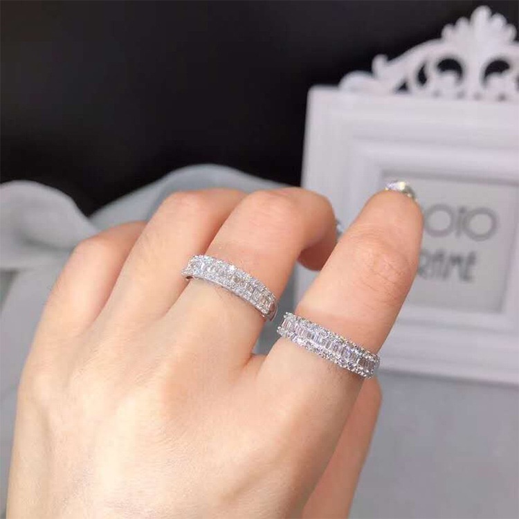 Cincin Berlian Zircon Bentuk Persegi Bahan Stainless Steel Untuk Wanita