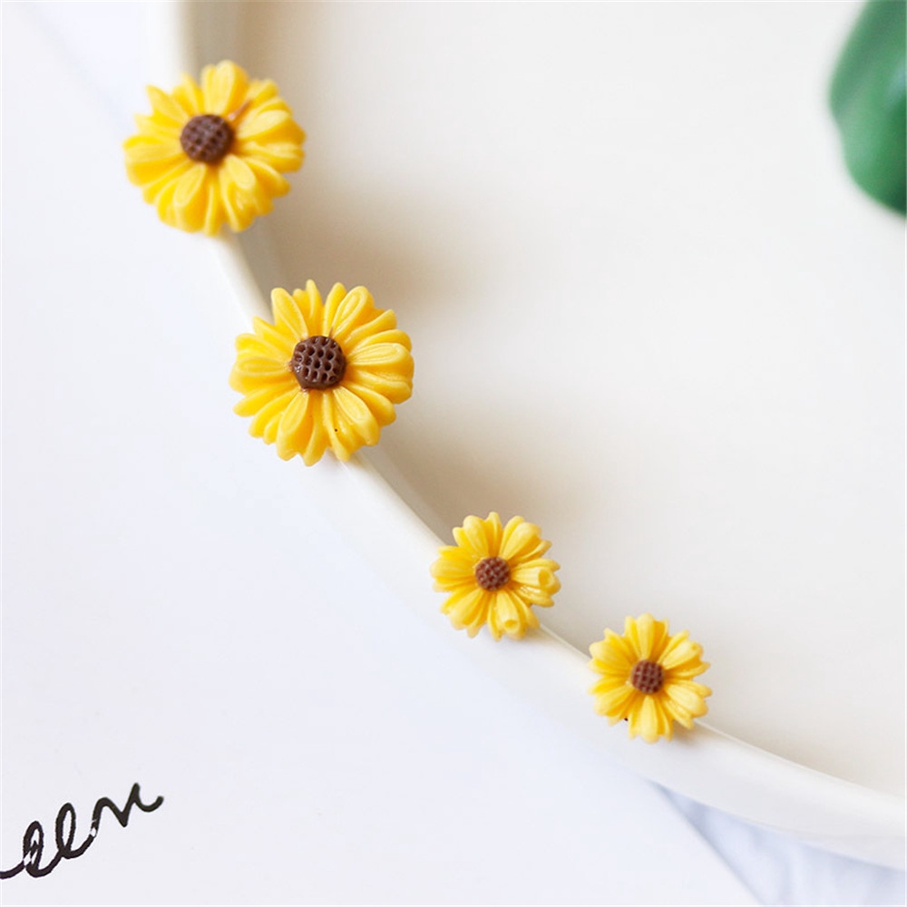 1 Pasang Anting-Anting Sederhana Mini Daisy Drop Feminin Anting Sederhana