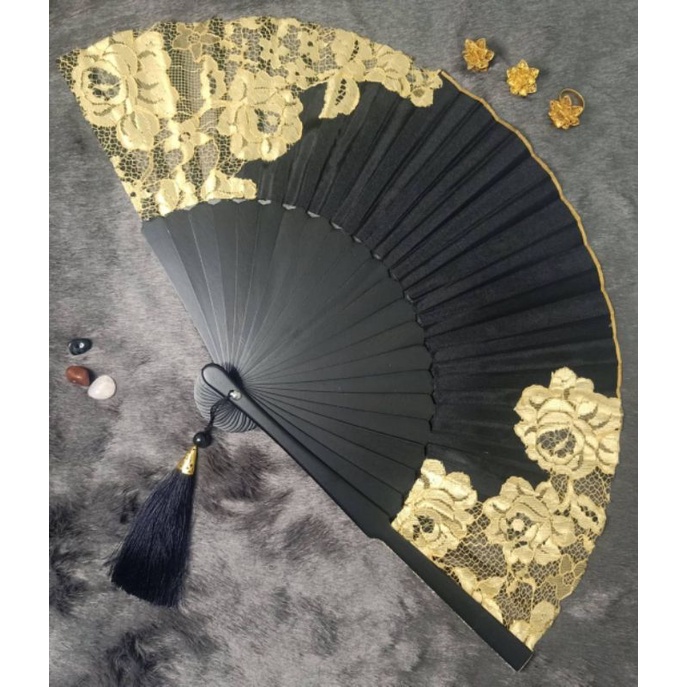 Kebaya Brokat gold Brokat Gold Kain Brokat Gold Note : Motif brokat sesuai sample sold , geser utk m