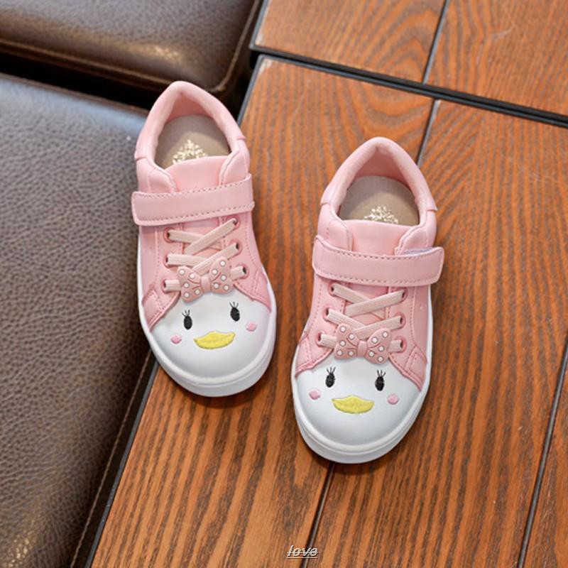 Paling Hits 30 Contoh Gambar Sepatu Kartun  Gambar  Kartun  Ku