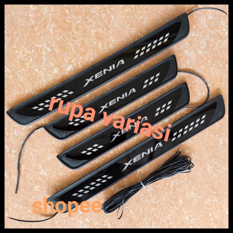 sill plate silplate pintu injakan samping mobil daihatsu xenia 2022 2023 2024 2025 lampu led biru