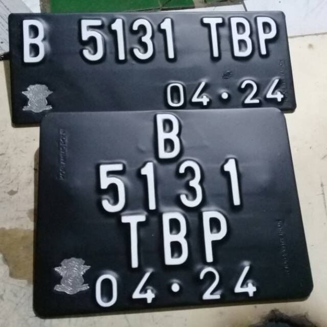 Plat motor VESPA LOGO baut tanam sepasang