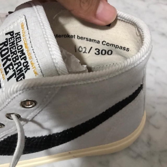 Sepatu compass kpr denpasar