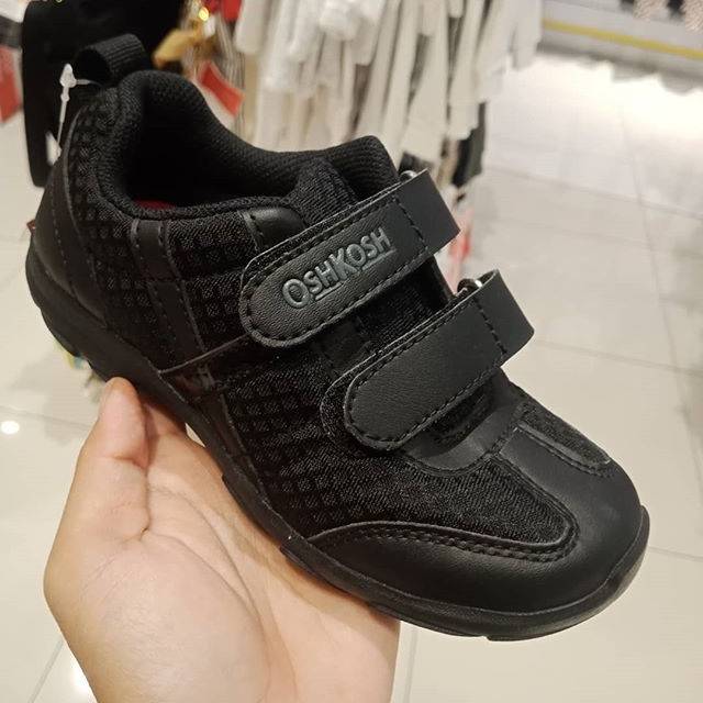 SEPATU OSHKOSH HITAM SALE