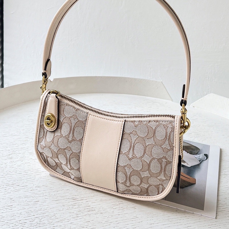 Coach Swinger Shoulder Bag