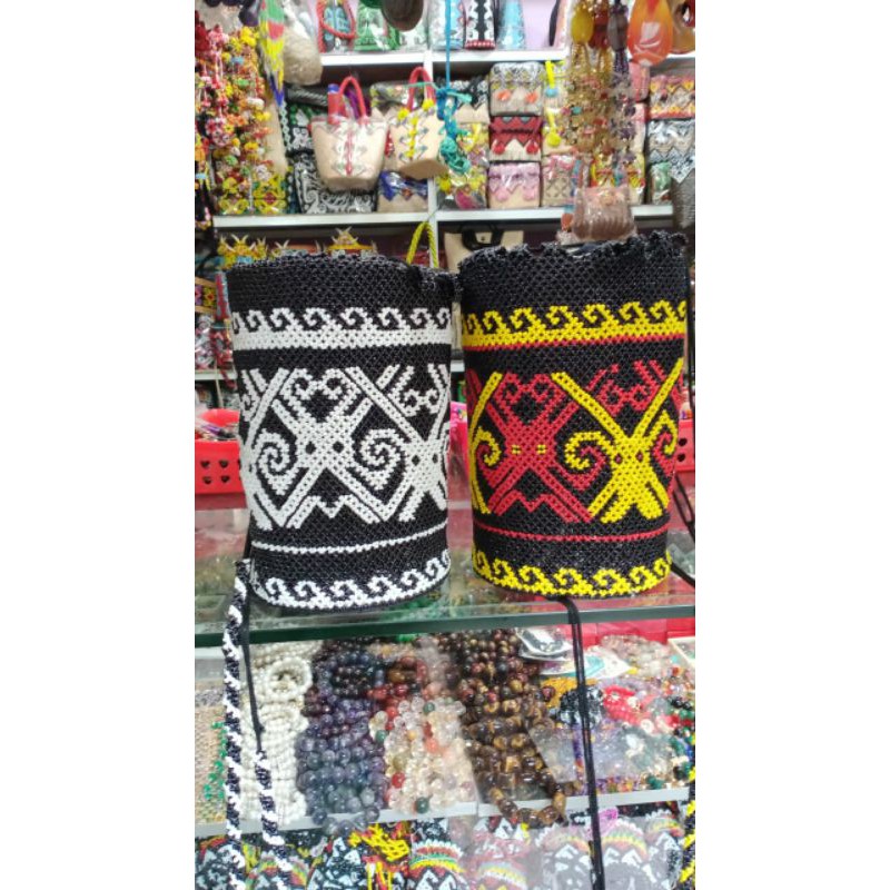 anjat gendong manik ransel (gendong belakang)