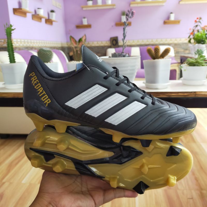 sepatu bola  komponen import ( pilihan warna geser aja )-1