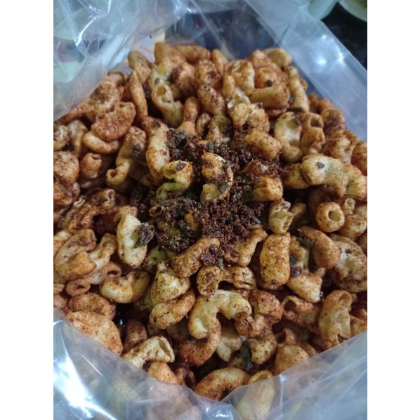 

makaroni pipa cemilan viral grosir super renyah pedas ayam bawang balado daun jeruk keju cokelat kemasan pouch