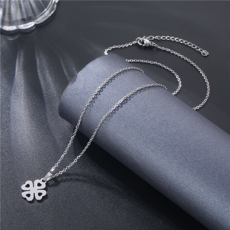 Korea fashion four-leaf clover klavikula rantai liontin sederhana stainless steel Kalung dan liontin