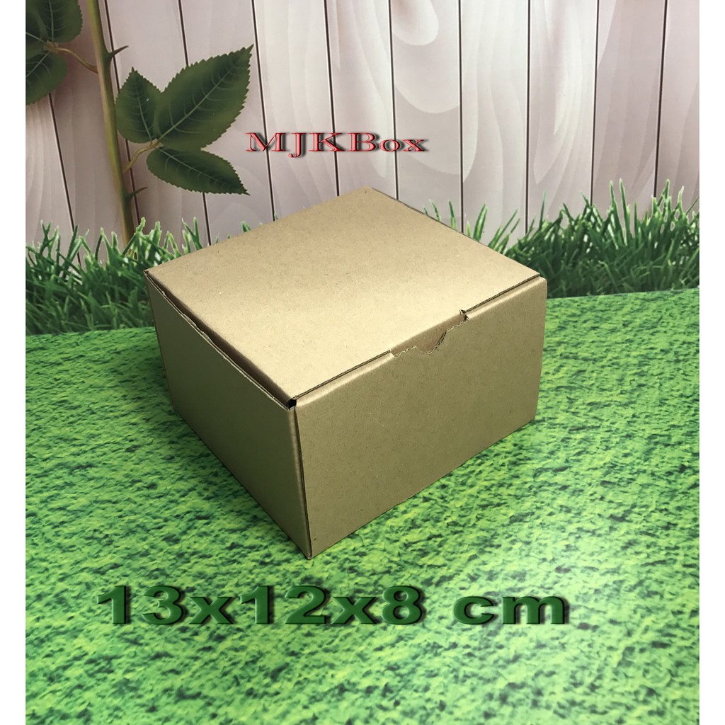 

Kardus karton uk. 13x12x8 cm...die cut box kotak Souvenir -dll